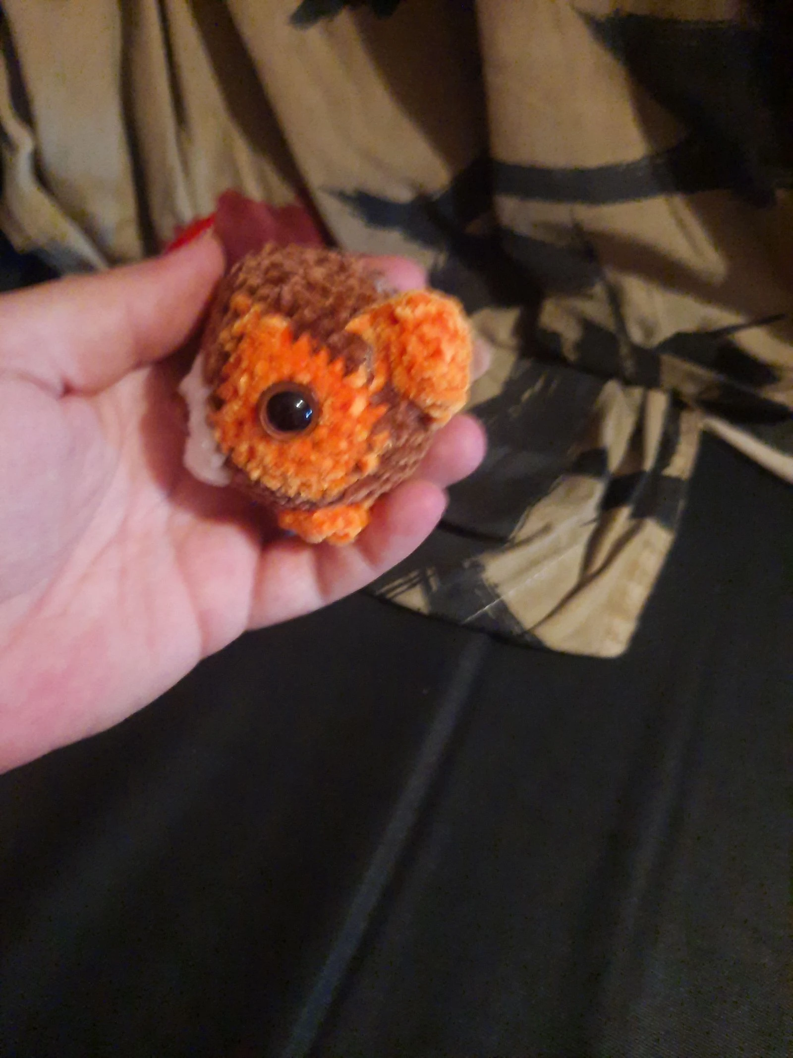Oso hecho a mano con ganchillo – Decoración artesanal – 7 cm – photo 2